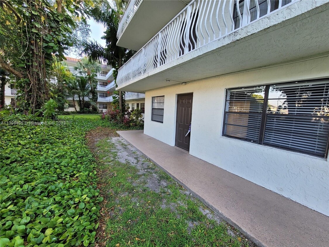 500 NE 2nd St Unit 117, Dania Beach, FL 33004 Condo for Rent in Dania