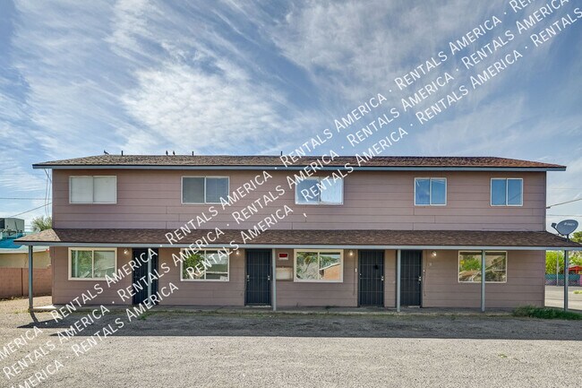 Building Photo - 3411 Center Dr