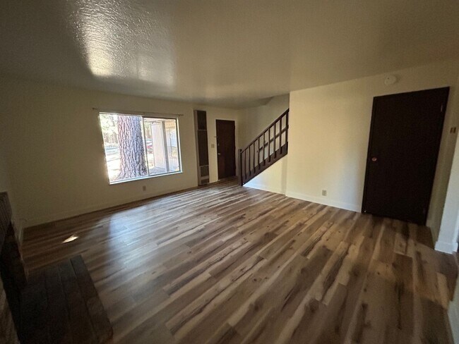 Foto del edificio - 2513 Ponderosa St