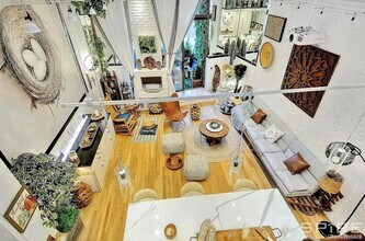 Building Photo - 130 Barrow St