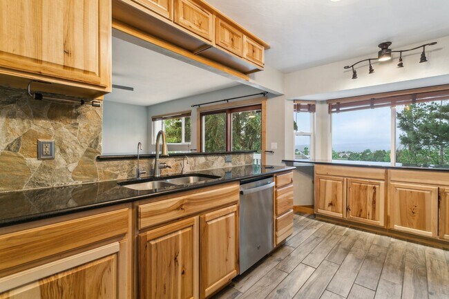 Foto del edificio - 15216 Paddington Cir