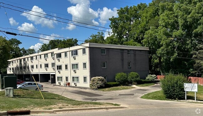 Building Photo - Spring Harbor Apartments