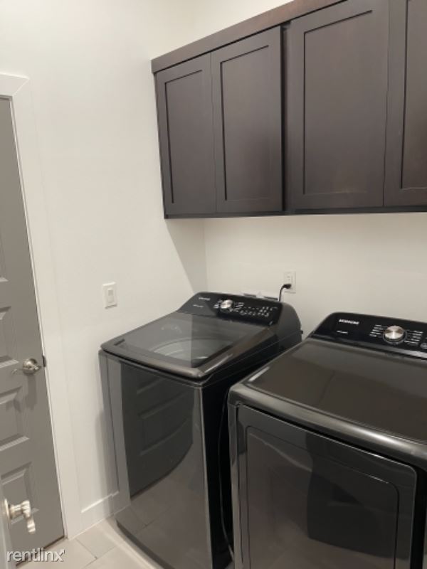 Building Photo - 4 br, 2 bath House - 13587 Doncaster St