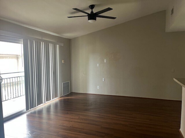Foto del edificio - 74606 Driftwood Dr