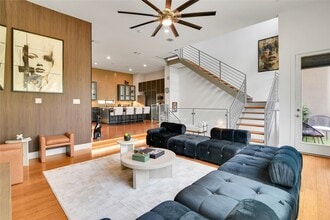 Building Photo - 1411 Hickory St