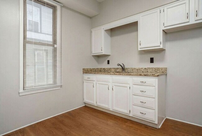 Building Photo - 45 McMillen Ave