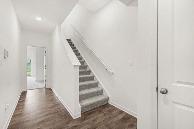 Foto del edificio - Built 2024 | Modern Townhome Near Fredericksburg – More Space, Better Value