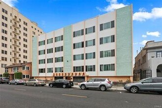 Building Photo - 335 Cedar Ave