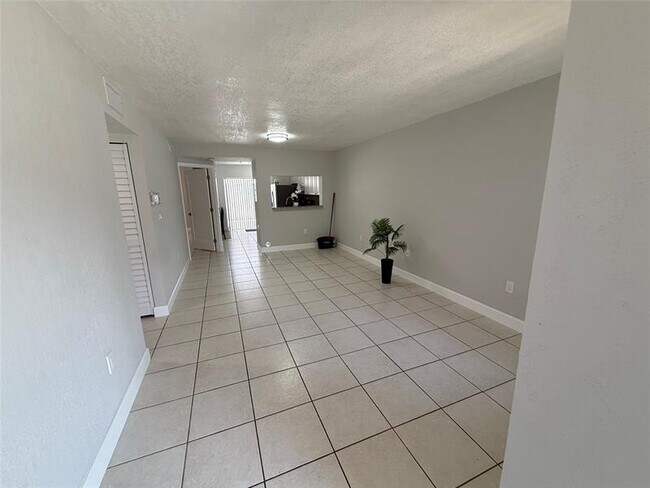 Foto del edificio - 7015 NW 173rd Dr
