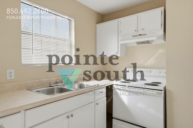 Building Photo - 6413 Schoel Ln