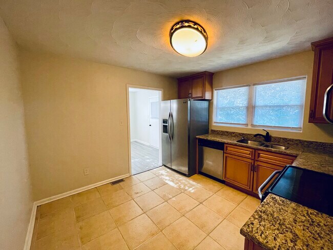 Foto del edificio - 1211 Victoria Blvd