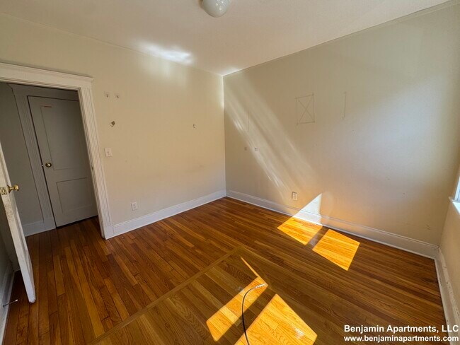 Building Photo - 5 Vinal St