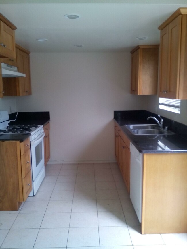 2420 S Nancy St, West Covina, CA 91792 Townhome Rentals in West