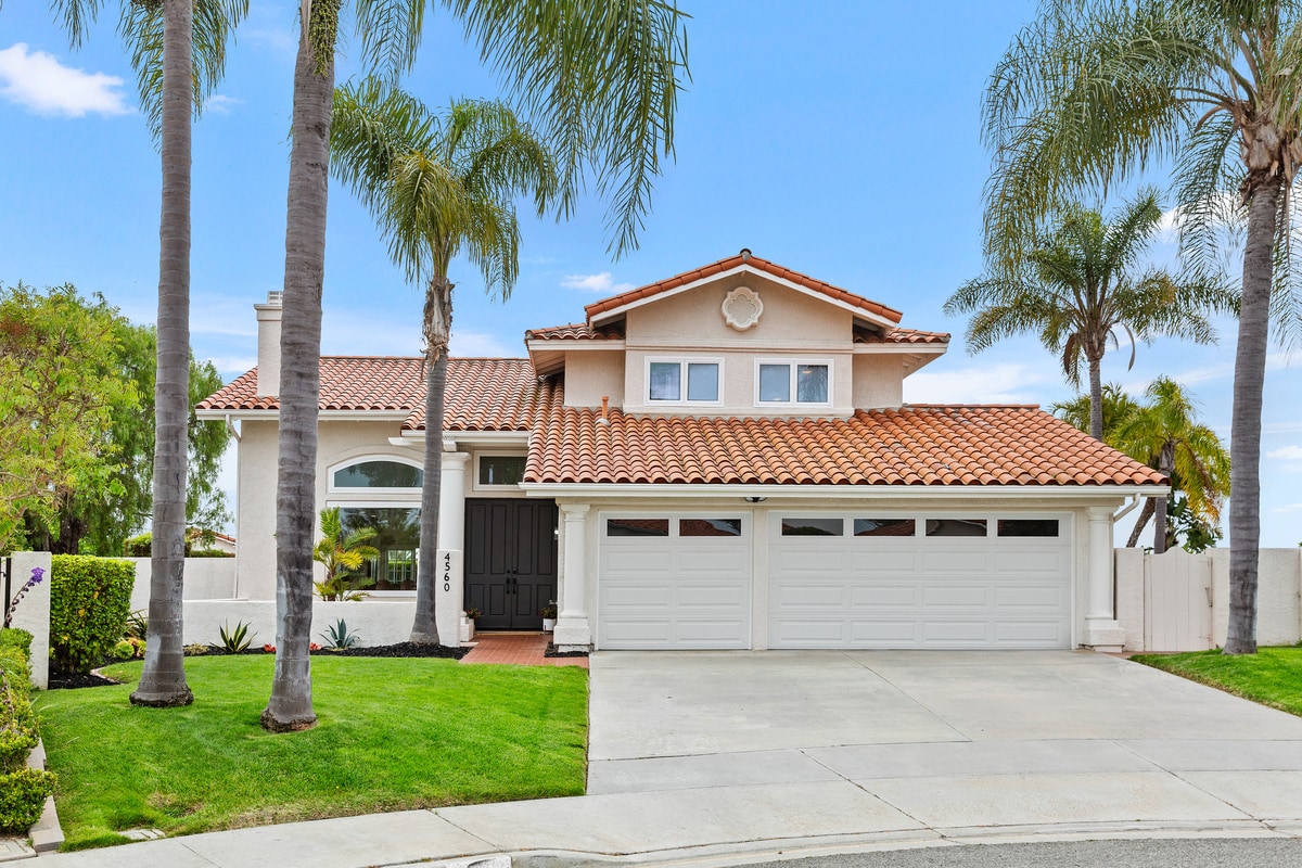 Primary Photo - 4560 Sea Bluff Cir
