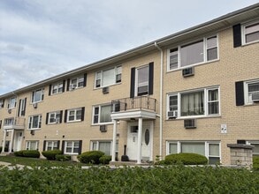 Building Photo - 4932 N Leonard Dr