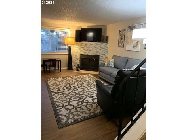 Photo - 22632 NE Schuyler St House