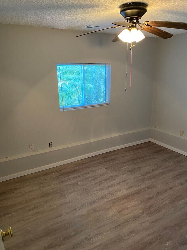 Foto del edificio - $500 OFF FIRST MONTH | $1162 | 2BR/1BA 4Plex located near Valley Hi Golf Course in Colorado Springs