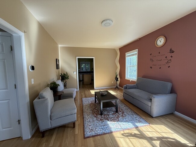 Foto del edificio - 5 Equestrian Ln