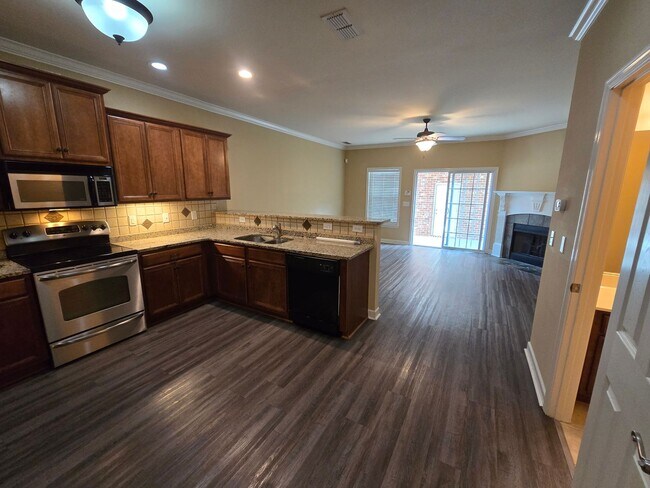 Foto del edificio - 2121 Cason Ln