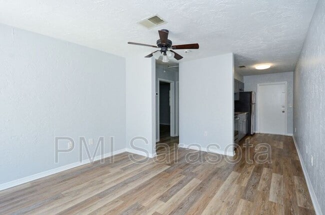 Building Photo - 2519 9th Ave W
