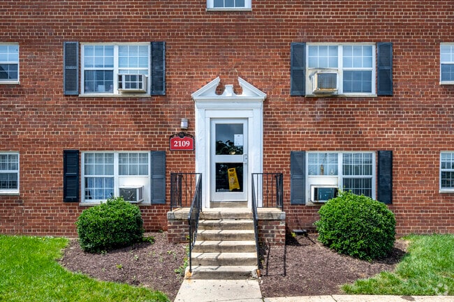 Building Photo - University City Apartments