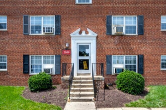 Building Photo - University City Apartments
