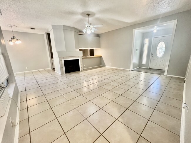 Building Photo - 9215 Autumn Branches