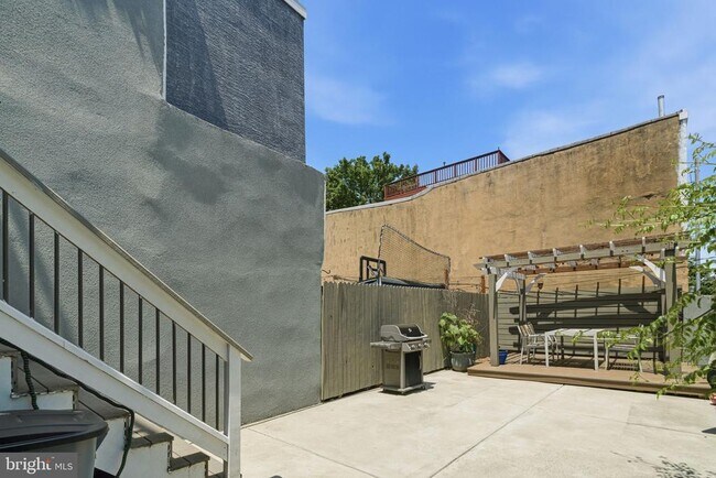 Foto del edificio - 2525 Brown St