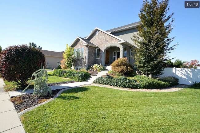 Building Photo - 706 S 600 E