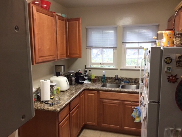 kitchen - 231 S Poinsettia Pl