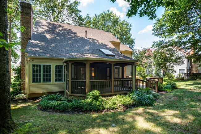 Foto del edificio - 5397 Harrow Ln