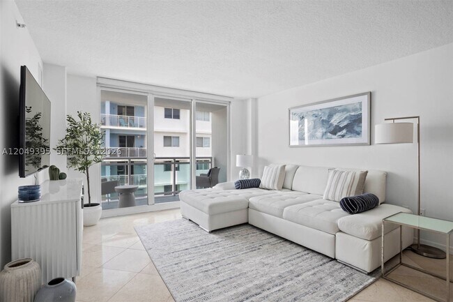 Foto del edificio - 6917 Collins Ave