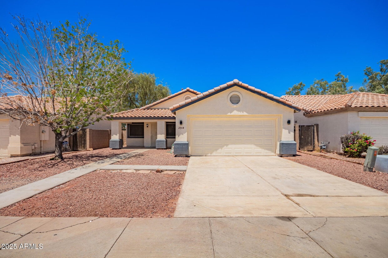 Primary Photo - 2014 N 84th Ln