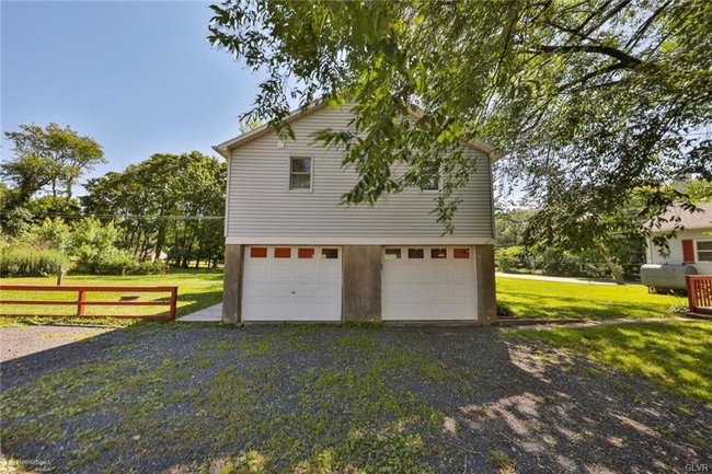 Building Photo - 176 E Moorestown Rd
