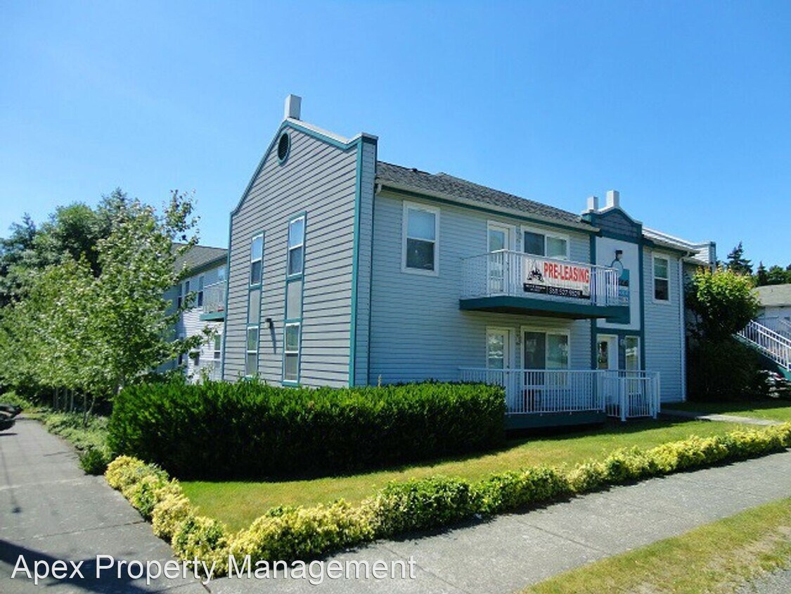 Primary Photo - 2 br, 1 bath Apartment - 2170 DOUGLAS AVE