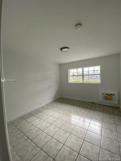 Foto del edificio - 6396 Manor Ln