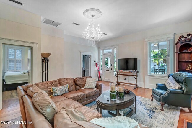 Foto del edificio - 68 Saragossa St