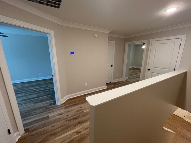 Foto del edificio - 430 Wren Crest Ln