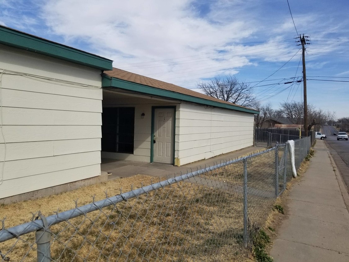211 S Carolina St Unit C, Amarillo, TX 79106 Room for Rent in