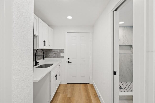 Building Photo - 2008 Oakwood Ave