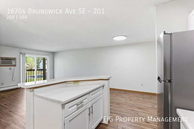 Building Photo - 16704 Brunswick Ave SE