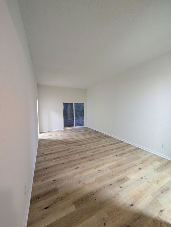 Photo - 3718 Fountain Ave Apartment