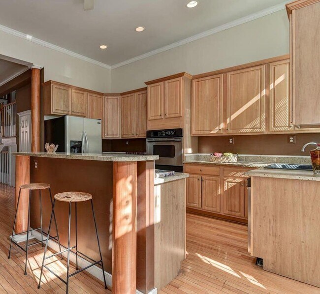 Kitchen - 1820 Madison Ave