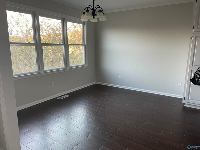 Foto del edificio - 205 Shadowbrook Ln NE