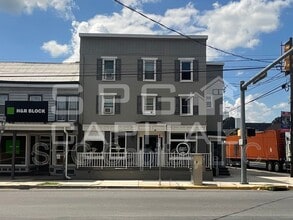 Building Photo - 5 S Main St