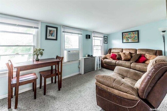 Foto del edificio - 14 Pine Park Ave