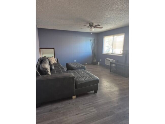 Building Photo - Condo