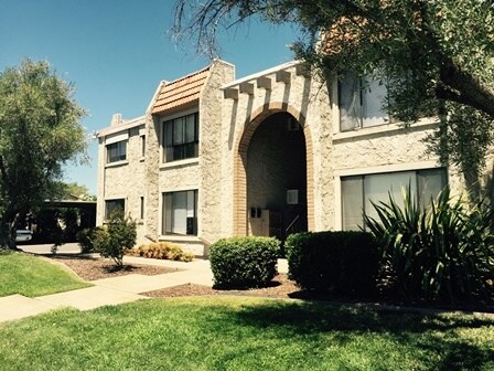 Foto del edificio - 2364 Las Plumas Ave