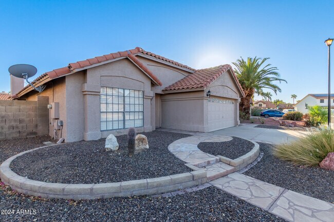 Building Photo - 6729 W Wescott Dr