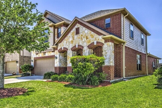 Foto del edificio - 26311 Parkman Grove Dr